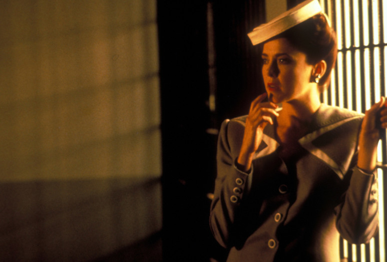 Bugsy. 1991. USA. Directed by Barry Levinson. Courtesy of Photofest