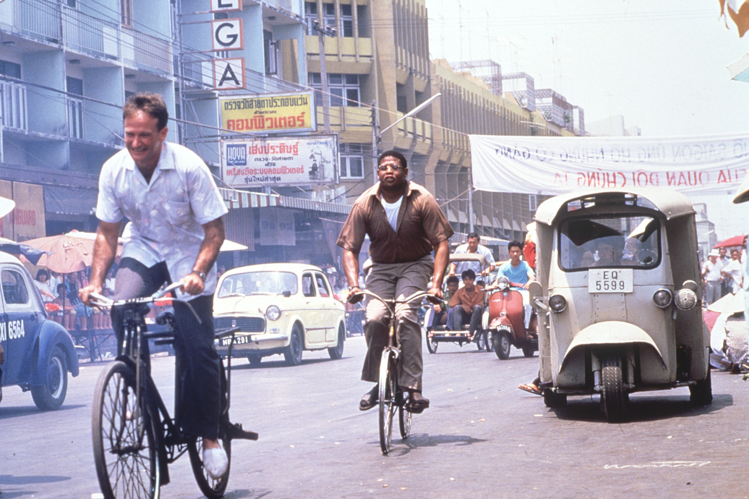 Good Morning, Vietnam. 1987. USA. Directed by Barry Levinson. Courtesy of Photofest