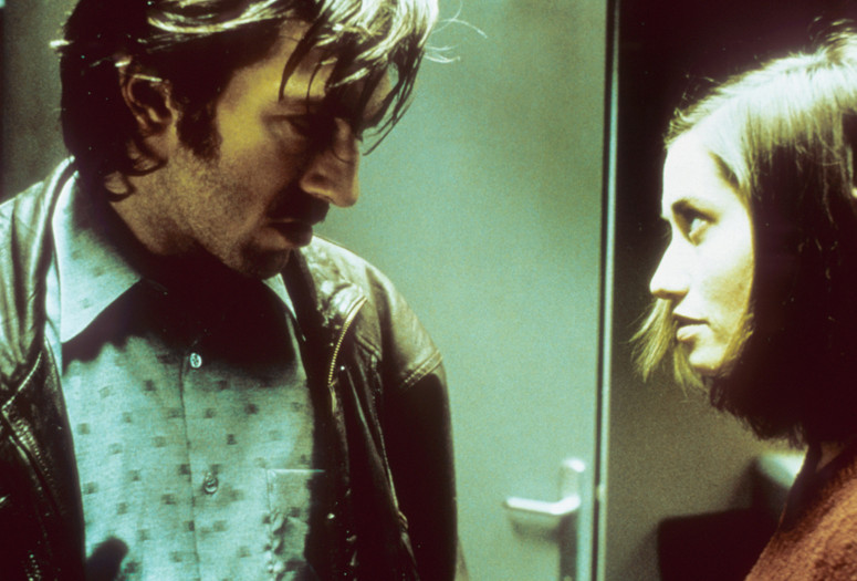 Read My Lips. 2001. France. Directed by Jacques Audiard. Courtesy Magnolia/Photofest