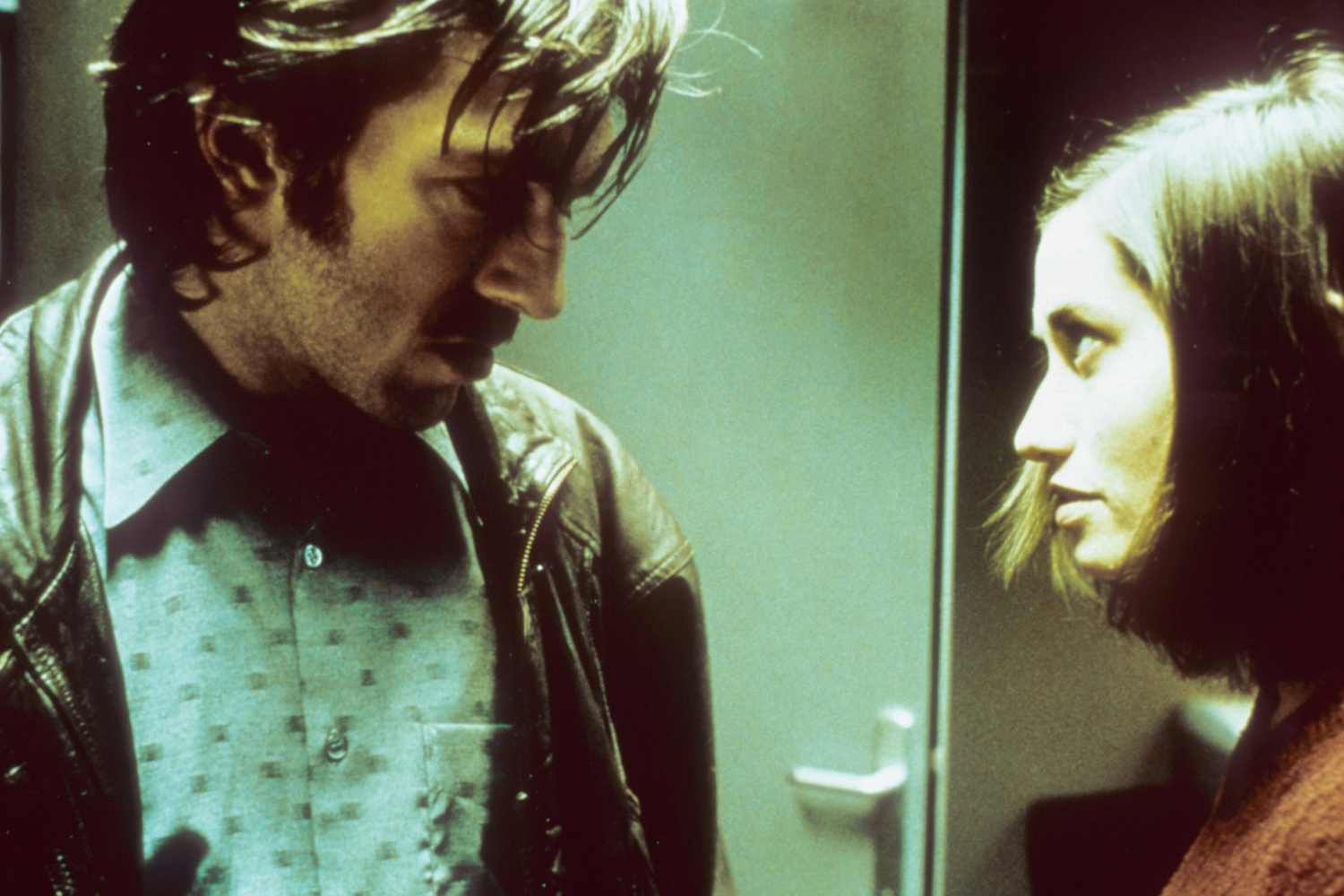 Read My Lips. 2001. France. Directed by Jacques Audiard. Courtesy Magnolia/Photofest