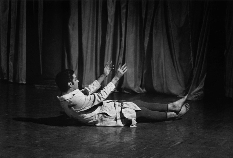 Peter Moore’s photograph of David Gordon in Mannequin Dance, 1962. Performed in Dance Concert of Old and New Works by David Gordon, Yvonne Rainer, Steve Paxton, Judson Memorial Church, January 10, 1966. © Barbara Moore/Licensed by VAGA at ARS, NY. Courtesy Paula Cooper Gallery, New York