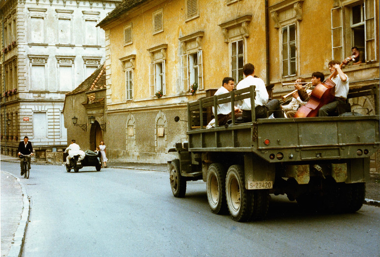Rdeči boogie ali Kaj ti je deklica (Red Boogie). 1982. Yugoslavia. Directed by Karpo Godina. Courtesy of Slovenian Cinematheque