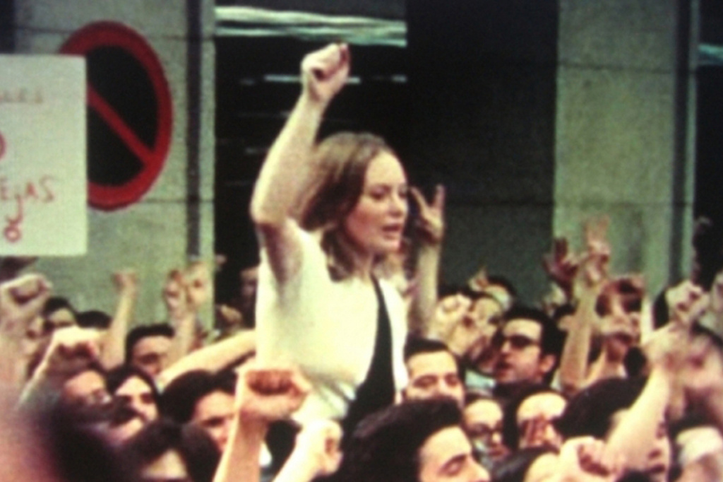 Informe general sobre algunas cuestiones de interés para una proyección pública (General Report). 1976. Catalonia. Directed by Pere Portabella. Courtesy Filmoteca de Catalunya