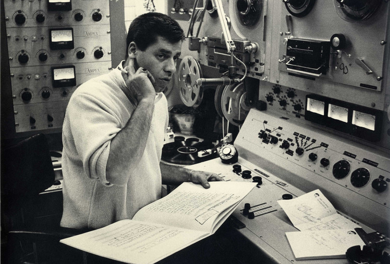 Jerry Lewis mixing music at his home, 1961. Photo: Bill Crespinel. Courtesy Chris Lewis