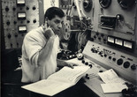 Jerry Lewis mixing music at his home, 1961. Photo: Bill Crespinel. Courtesy Chris Lewis