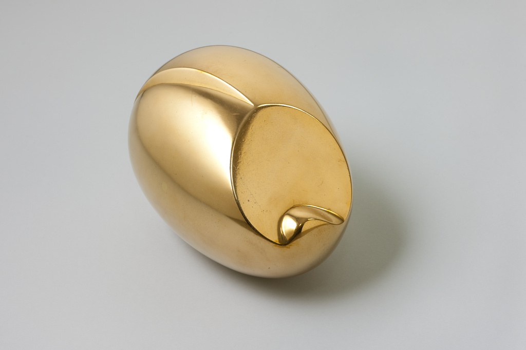 Constantin Brancusi. The Newborn, version I, 1920 (close to the marble of 1915). Bronze. 5 3/4 x 8 1/4 x 5 3/4" (14.6 x 21 x 14.6 cm). Acquired through the Lillie P. Bliss Bequest (by exchange). © Succession Brancusi - All rights reserved (ARS) 2018. Photo: Jonathan Muzikar