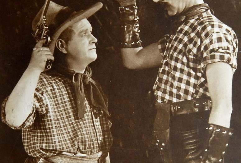 Transatlantic Teamwork: "Pat and Patachon go Western in a publicity shoot."