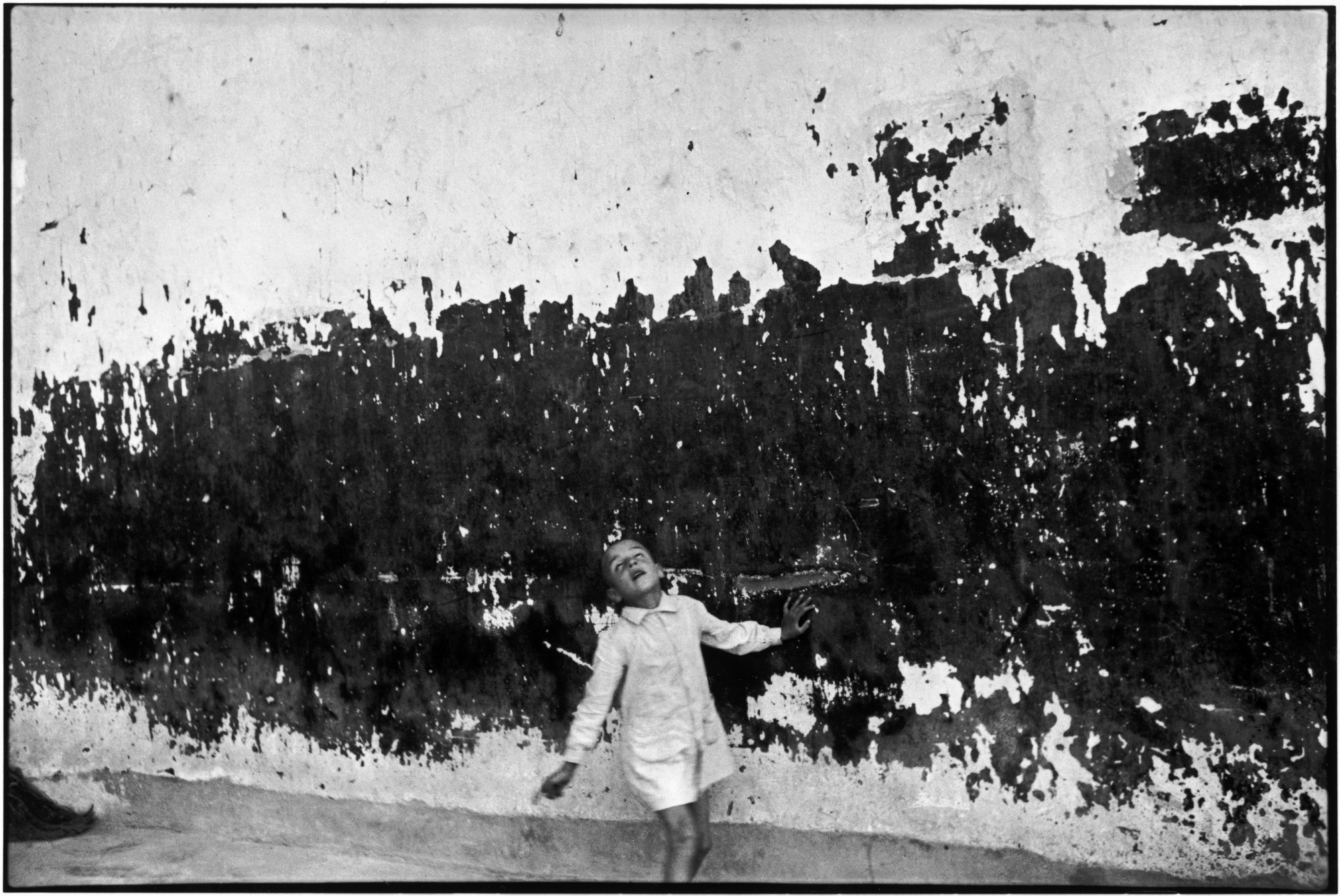 (French, 1908-2004)
Gelatin silver print.
12 7/8 x 19 9/16" (32.7 x 49.7 cm).
Acquired by exchange