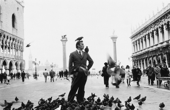Martin Kippenberger in Venice, Italy, 1996. © E. Semotan