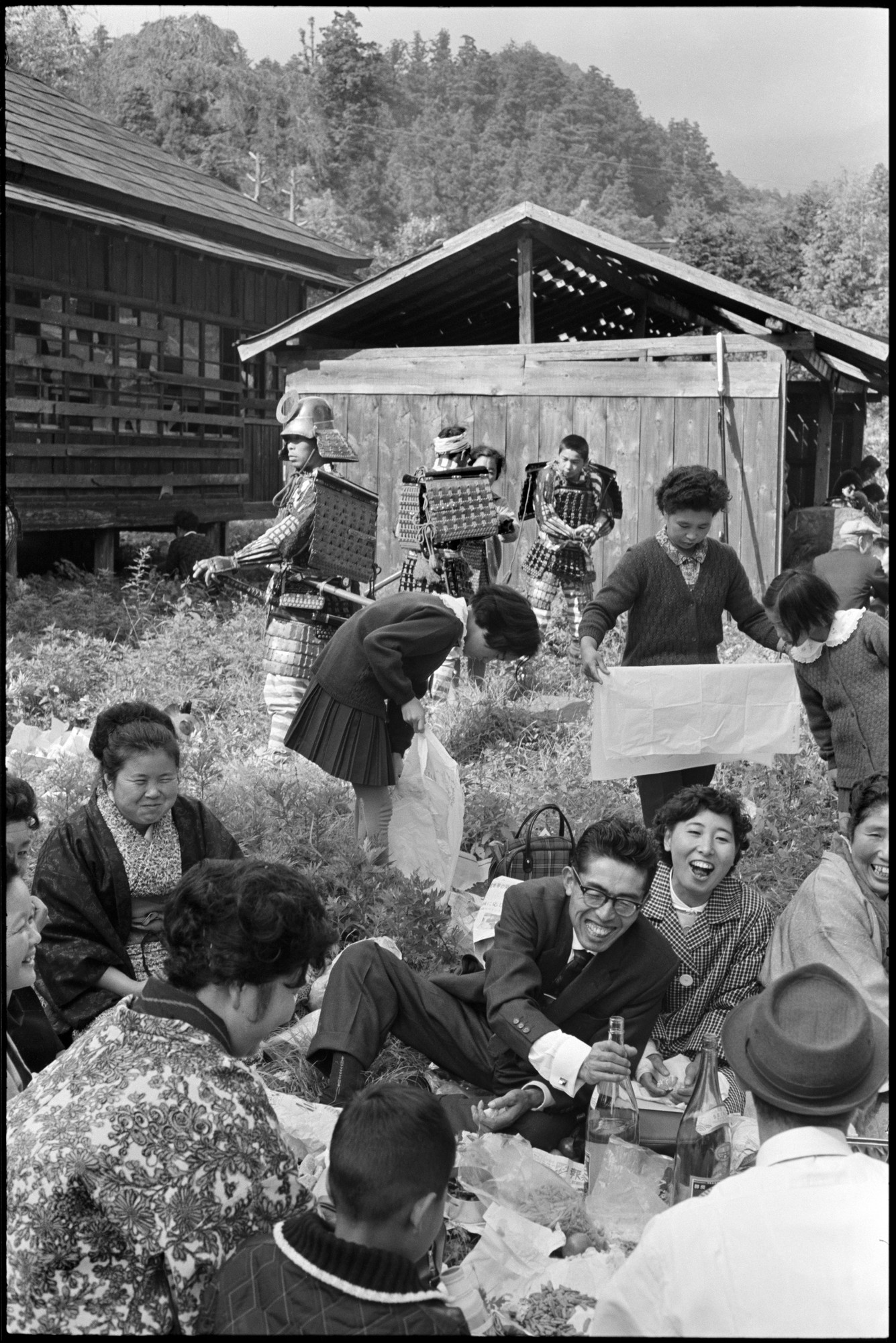 (French, 1908-2004)
Gelatin silver print.
11 15/16 x 8 1/16" (30.3 x 20.4 cm).
Fondation Henri Cartier-Bresson, Paris
