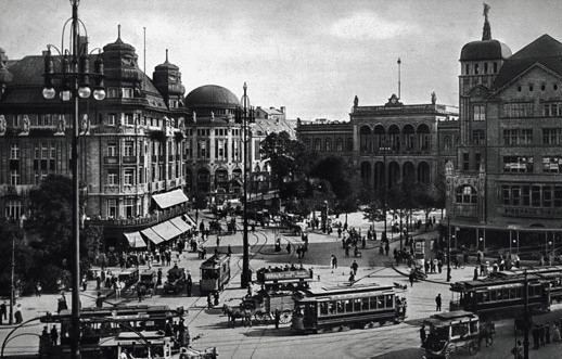  Potsdamer Platz, Berlin. c. 1910. Postcard. Thomas-ullstein bild/The Granger Collection, New York