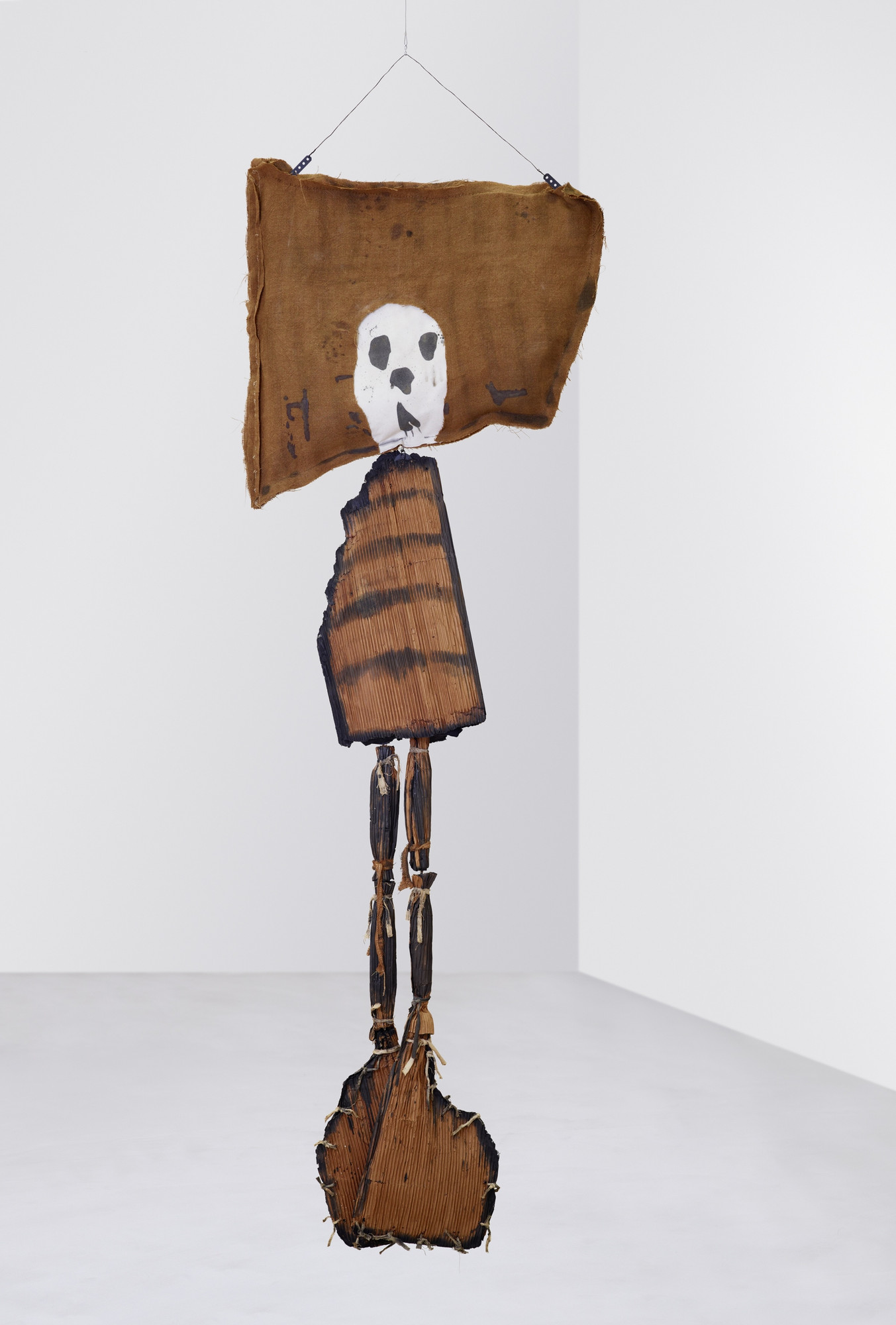 Street Chick (Hanging)
Date: 1960
Medium: Burlap, muslin, cardboard, wood, string, painted with casein
Dimensions: 10' x 38" x 15" (304.8 x 96.5 x 38.1 cm)
Credit Line: Museum Ludwig Cologne / Peter und Irene Ludwig Stiftung