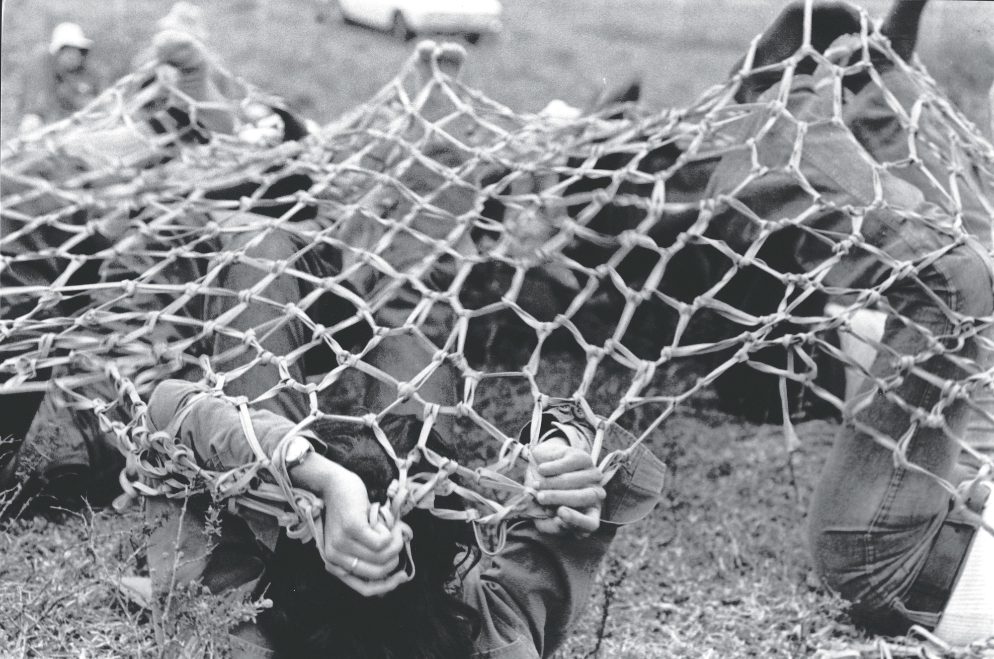 Lygia Clark. _Rede de elásticos (Elastic Net)_. 1974