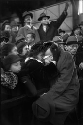 (French, 1908-2004)
Gelatin silver print.
13 5/8 x 9 3/16" (34.6 x 23.3 cm).
Fondation Henri Cartier-Bresson, Paris