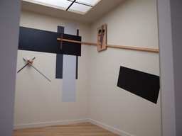 Kurt Schwitters, Image of Merzbau from 1933, and El Lissitzky, Prounenraum (Proun room) reconstruction, 1923/2010