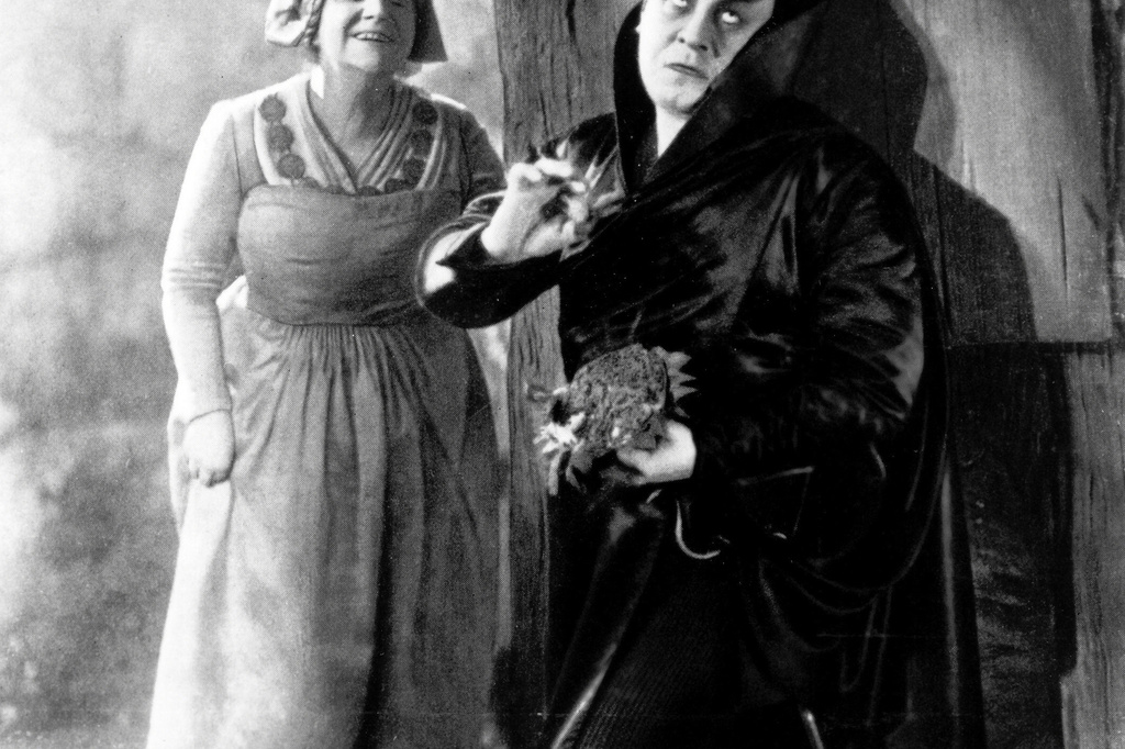 Faust. 1926. Germany. Directed by F. W. Murnau. Courtesy Munich Filmmuseum/Photofest