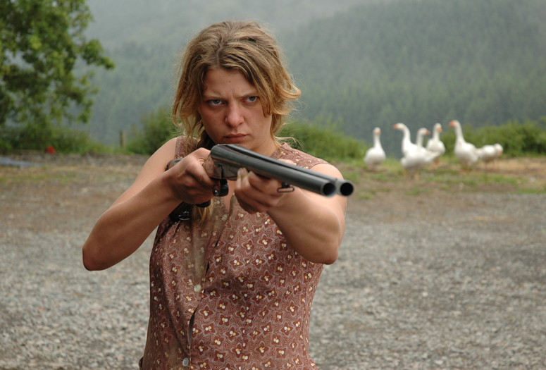 Emma’s Bliss. 2005. Germany. Directed by Sven Taddicken. Cinematography by Daniela Knapp.