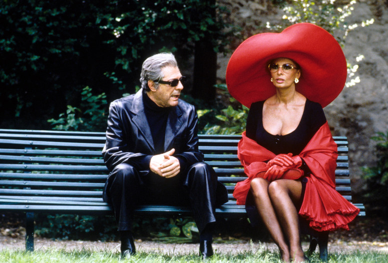 Ready to Wear. 1994. USA. Directed by Robert Altman. Courtesy Miramax Films/Photofest