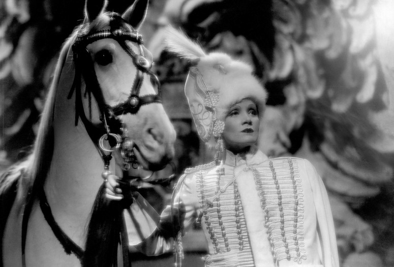 The Scarlet Empress. 1934. USA. Directed by Josef von Sternberg. Photo courtesy of Photofest