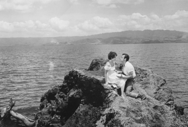 Sombra verde (Untouched). 1954. Mexico. Directed by Roberto Gavaldón. Courtesy Filmoteca de la UNAM