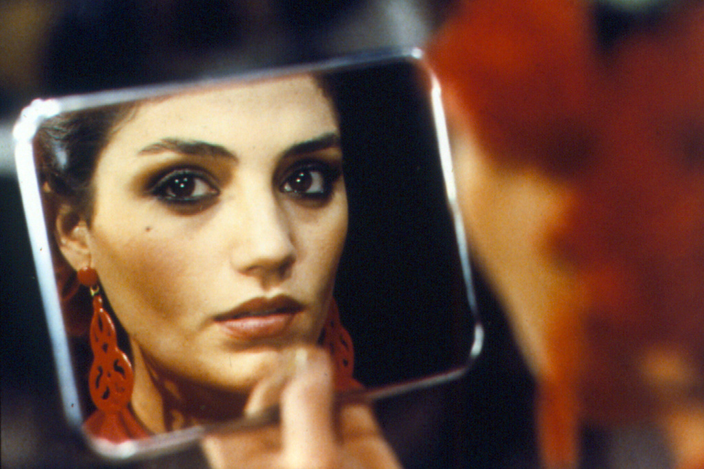 Cet obscur objet du désir (That Obscure Object of Desire). 1977. France/Spain. Directed by Luis Buñuel. Courtesy First Artists/Photofest