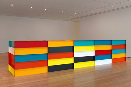 Donald Judd. Untitled. 1991. Enameled aluminum, 59″ × 24′ 7 1/4″ × 65″ (150 × 750 × 165 cm). The Museum of Modern Art, New York. Bequest of Richard S. Zeisler and gift of Abby Aldrich Rockefeller (both by exchange) and gift of Kathy Fuld, Agnes Gund, Patricia Cisneros, Doris Fisher, Mimi Haas, Marie-Josée and Henry R. Kravis, and Emily Spiegel. © 2019 Judd Foundation/Artists Rights Society (ARS), New York. Photo: John Wronn