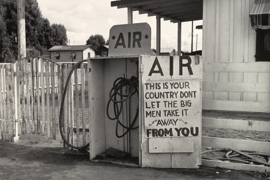 Dorothea Lange (American, 1895–1965). Kern County, California. 1938. Gelatin silver print, 12 7/16 x 12 1/2" (31.6 x 31.7 cm). Purchase