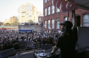 Warm Up on June 25, 2016, presented at MoMA PS1 as part of Warm Up 2016. Photo by Charles Roussel.