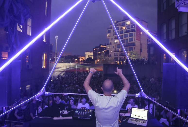 Warm Up on July 16, 2016, presented at MoMA PS1 as part of Warm Up 2016. Photo courtesy of MoMA PS1.