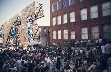 Warm Up on June 29, 2013, presented at MoMA PS1 as part of Warm Up 2013. Photo by Charles Roussel.