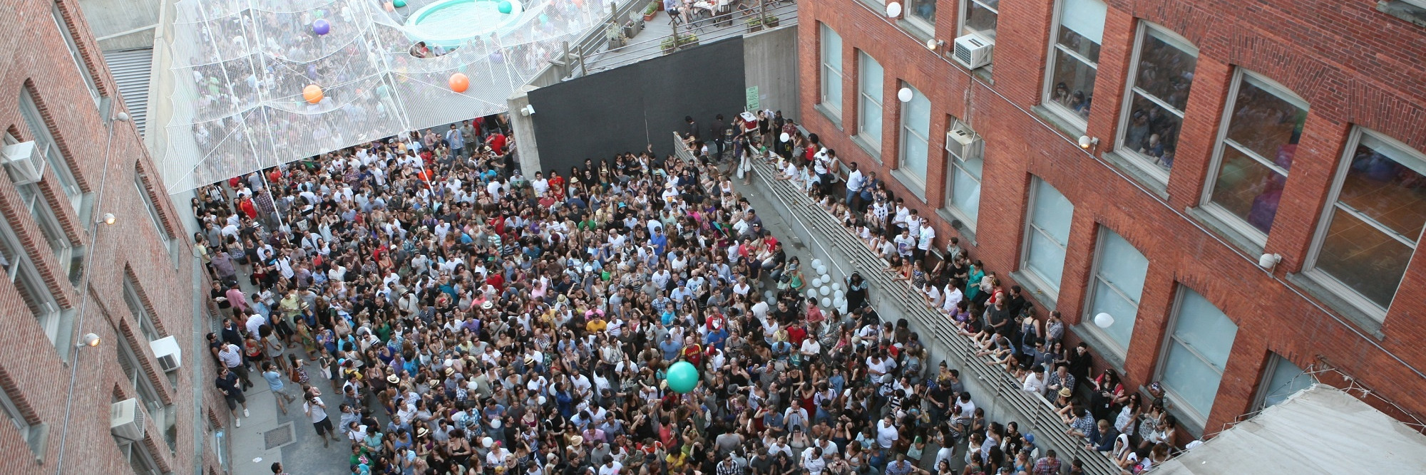 Warm Up on July 3, 2010, presented at MoMA PS1 as part of Warm Up 2010. Photo by Brett Messenger.