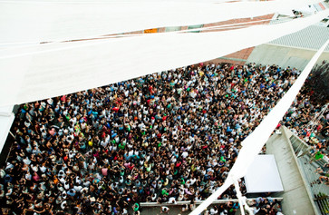 Warm Up on July 9, 2011, presented at MoMA PS1 as part of Warm Up 2011. Photo by Erin Kornfeld.
