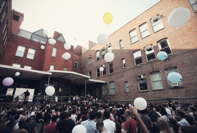 Warm Up on August 11, 2012, presented at MoMA PS1 as part of Warm Up 2012. Photo by Charles Roussel.