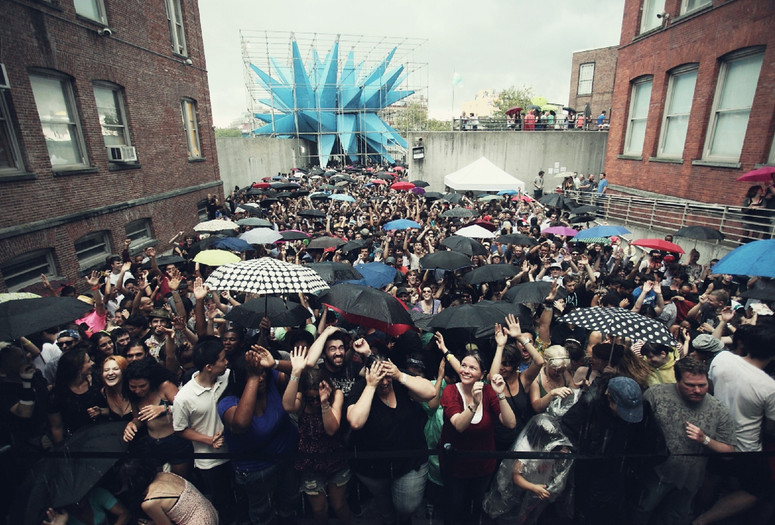 Warm Up on August 11, 2012, presented at MoMA PS1 as part of Warm Up 2012. Photo by Charles Roussel.