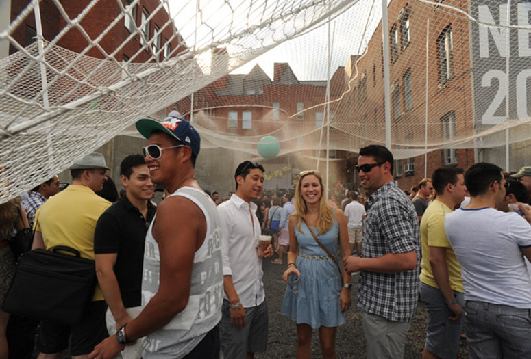 Warm Up on July 31, 2010, presented at MoMA PS1 as part of Warm Up 2010. Photo by Seze Devres.