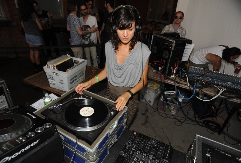 Warm Up on July 10, 2010, presented at MoMA PS1 as part of Warm Up 2010. Photo by Seze Devres.
