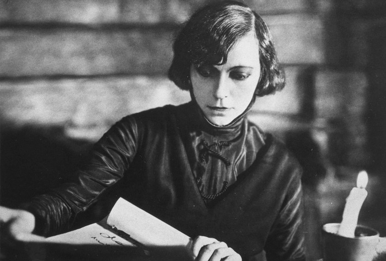 Hamlet. 1920. Denmark/Germany. Directed by Svend Gade. Courtesy DFF-Deutsches Filminstitut & Filmmuseum/Picture Archive