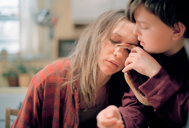 Down to the Bone. 2004. USA. Directed by Debra Granik. Courtesy Laemmle/Zeller Films/Photofest