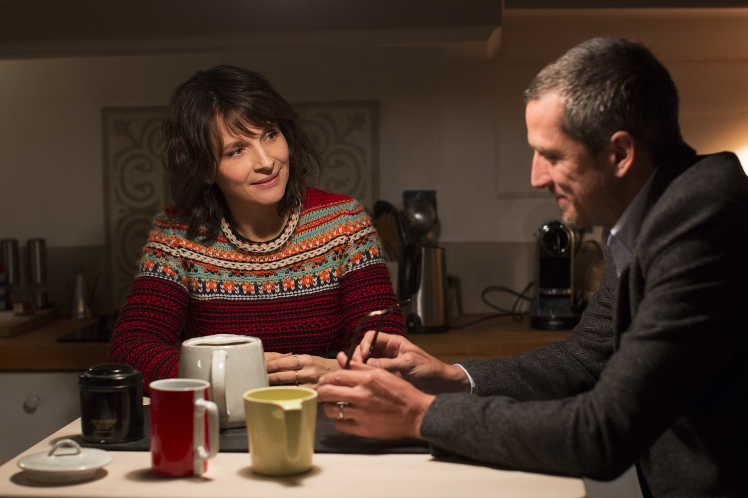 Non-Fiction. 2018. Directed by Olivier Assayas. Courtesy IFC Films