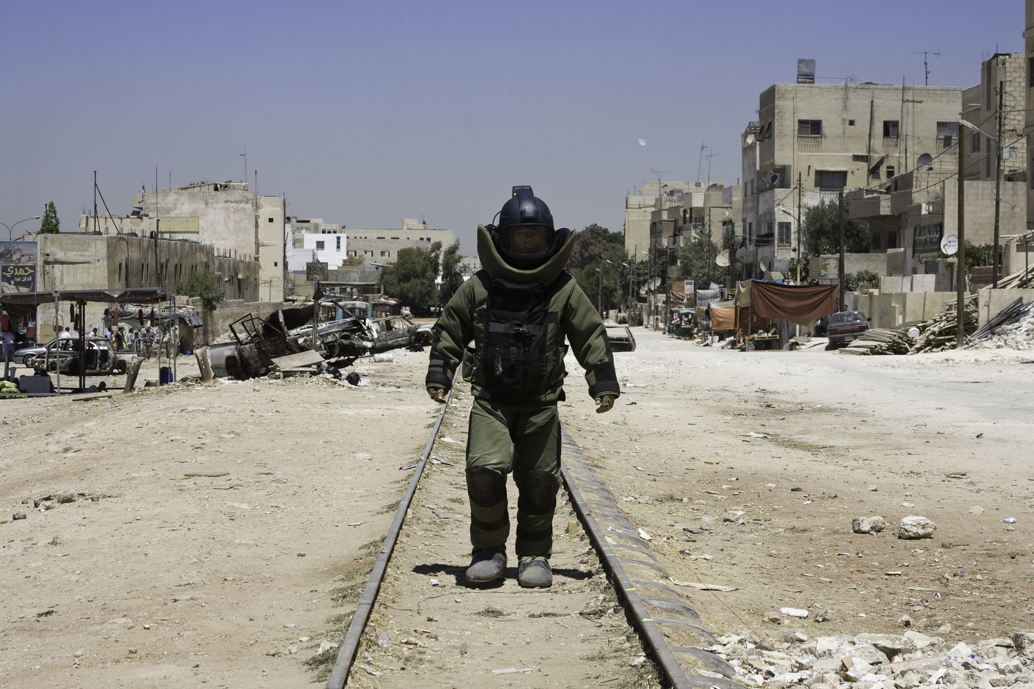 Still from The Hurt Locker. 2009. USA. Directed by Kathryn Bigelow. 131 min.