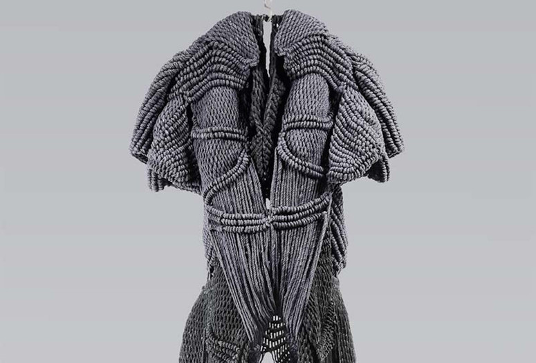 Mrinalini Mukherjee. Yakshi. 1984. Dyed hemp. Committee on Painting and Sculpture Funds, and acquired through the generosity of Marlene Hess and James D. Zirin and the Modern Women’s Fund. © Mrinalini Mukherjee. Courtesy of the Mrinalini Mukerjee Foundation