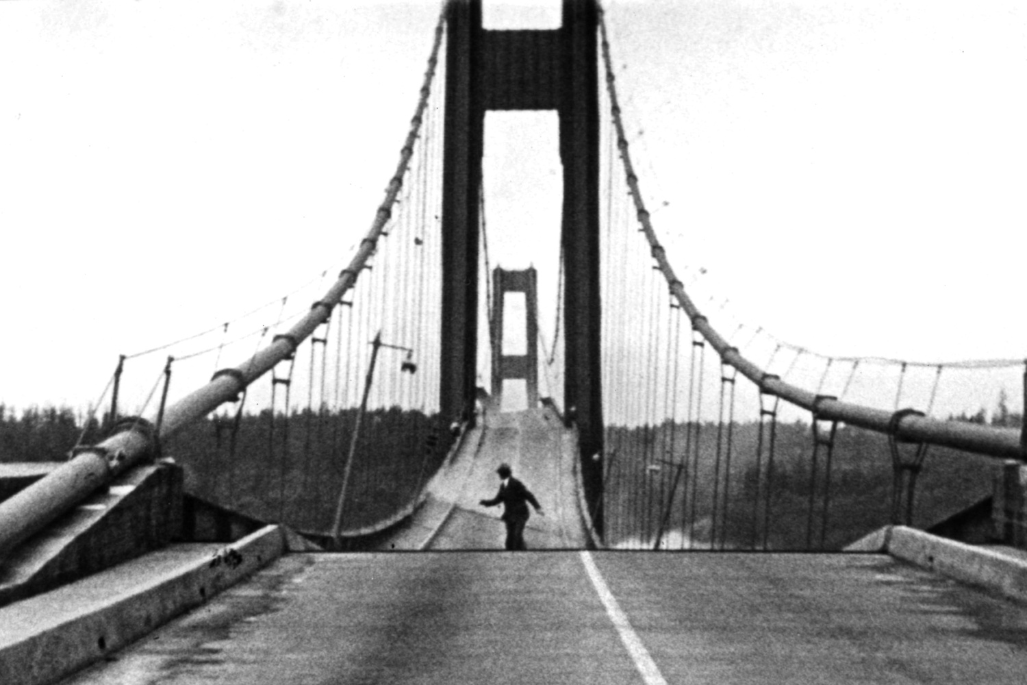 Tacoma Narrows Bridge Collapse. 1940. USA. Directed by Barney Elliott, Harbine Monroe