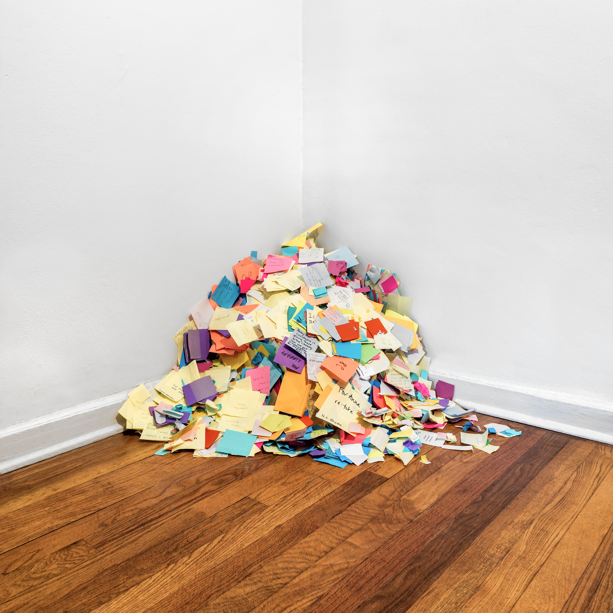 Post-its discarded by library researchers. Photo: Alejandro Merizalde