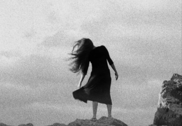 Hacer una diagonal con la musica (Making a Diagonal with Music). 2019. Great Britain. Directed by Aura Satz. Courtesy Aura Satz