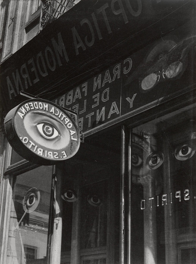 Manuel Álvarez Bravo. Optical Parable. 1931