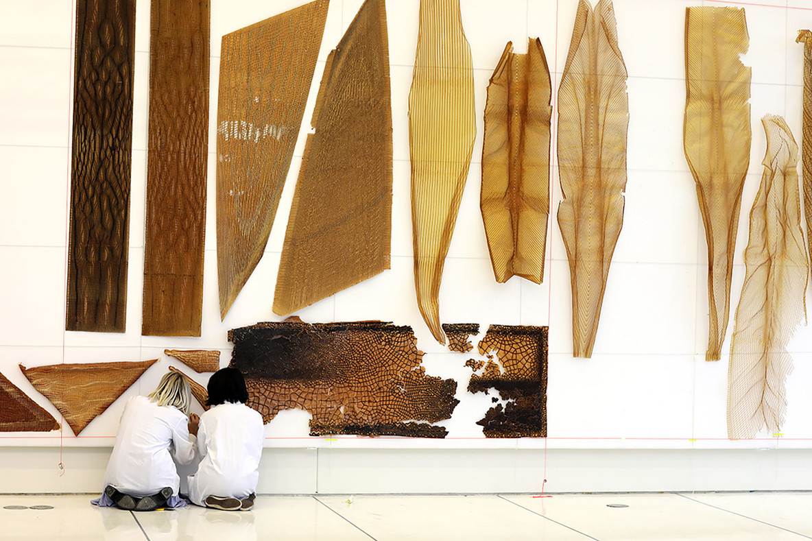 Neri Oxman and The Mediated Matter Group. Aguahoja I. 2018. The Aguahoja Artifacts Display: A catalog of material experiments spanning four years of research shows the range of aesthetics and behaviors we have been able to elicit in medium-to-large-scale prints via performative geometric toolpaths, generative design, bio-composite distributions, and variable fabrication parameters
