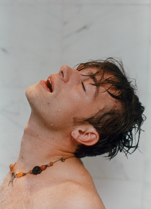 Wolfgang Tillmans. Damon, shower, head up.1995