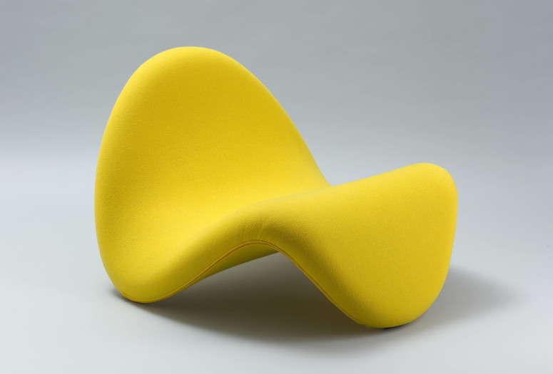 Pierre Paulin. Tongue Chair (model 577). 1967. Artifort, The Netherlands. Tubular steel frame with stretch fabric-covered latex foam, 25 1/4 x 33 1/2" (64.1 x 85.1 cm), seat h. 14" (35.6 cm). Gift of Artifort and the Suzanne Slesin Purchase Fund. © 2020 Pierre Paulin