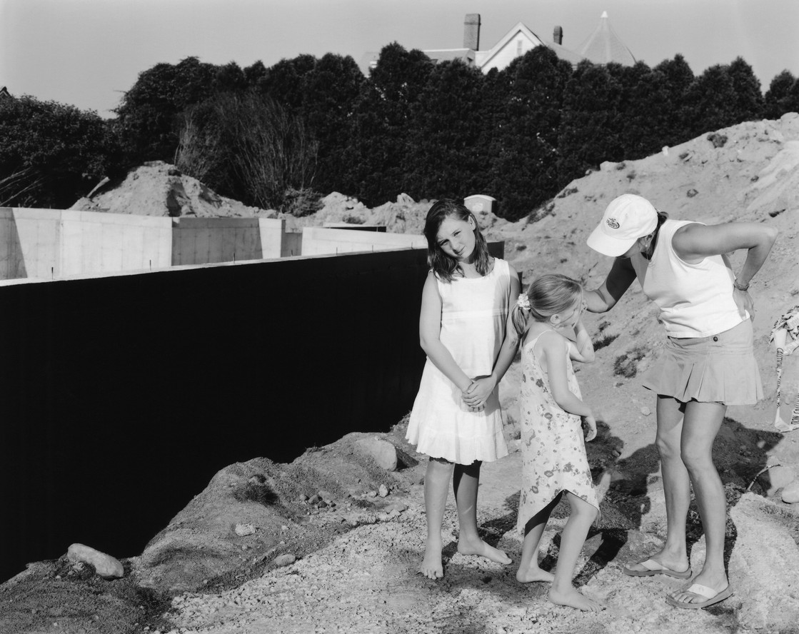 The Black Wall. 2005