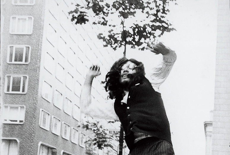 Shuzo Azuchi Gulliver in Ginza, Tokyo, c. 1968. Courtesy the artist